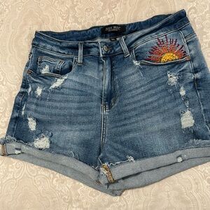 Judy Blue Women's Embroidered Distressed Jean Shorts - Blue